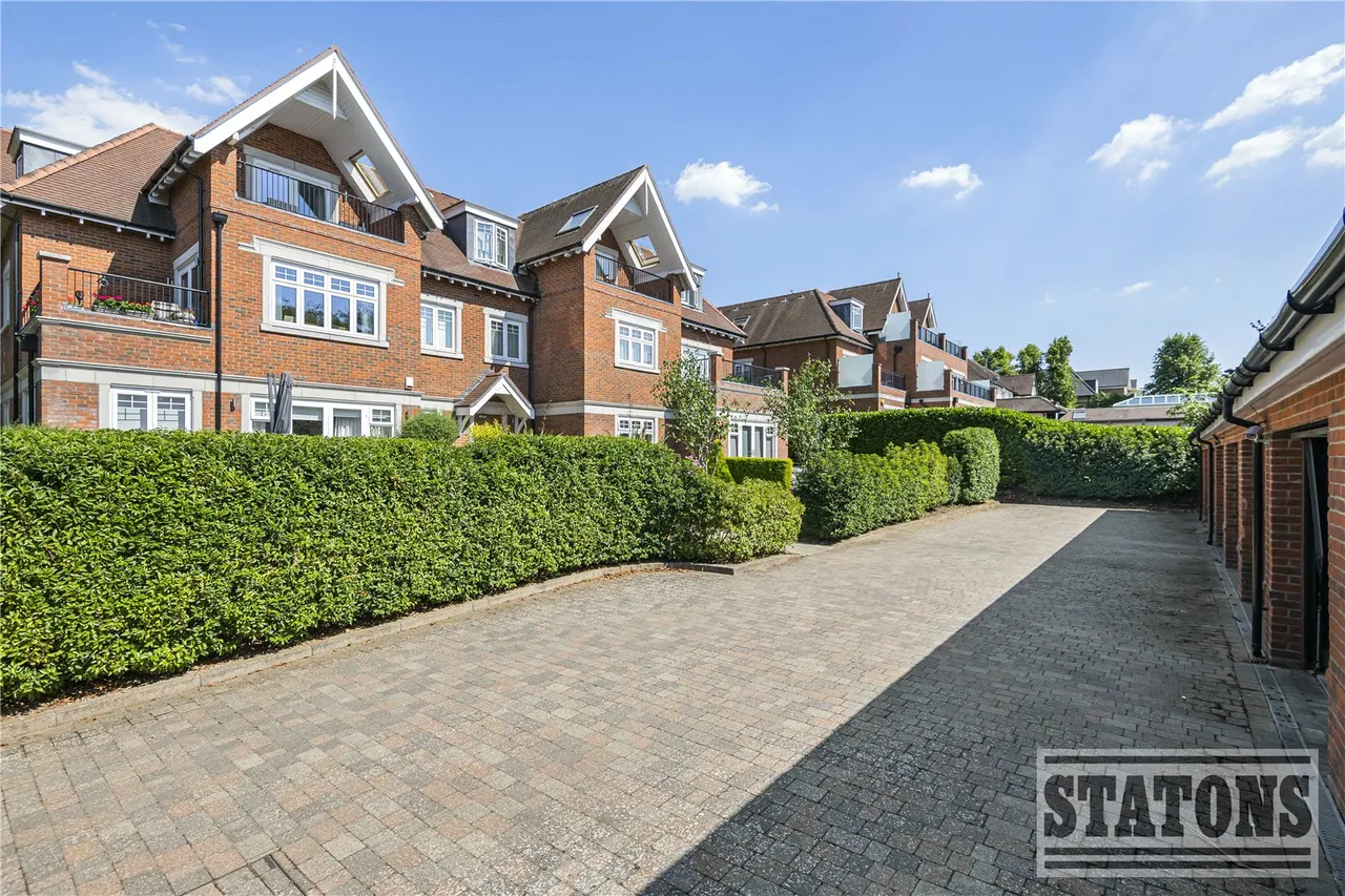 Coombehurst Close, Hadley Wood, EN4 0JU, photo 18