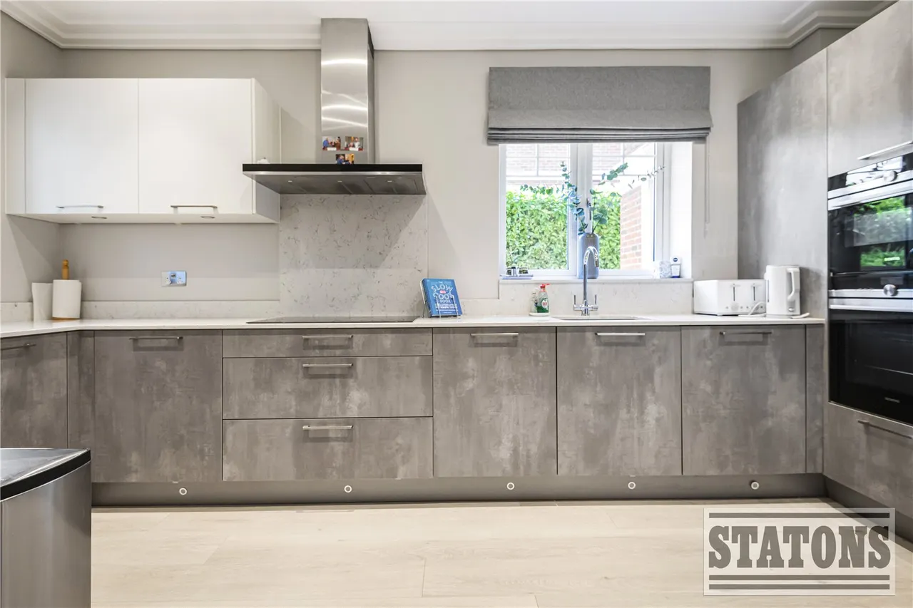 Coombehurst Close, Hadley Wood, EN4 0JU, photo 9