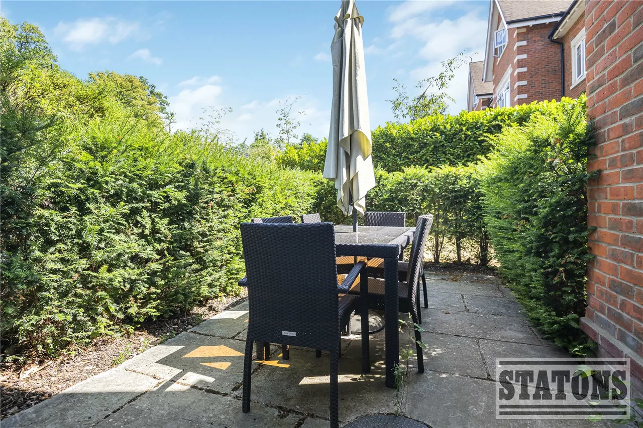 Coombehurst Close, Hadley Wood, EN4 0JU, photo 17