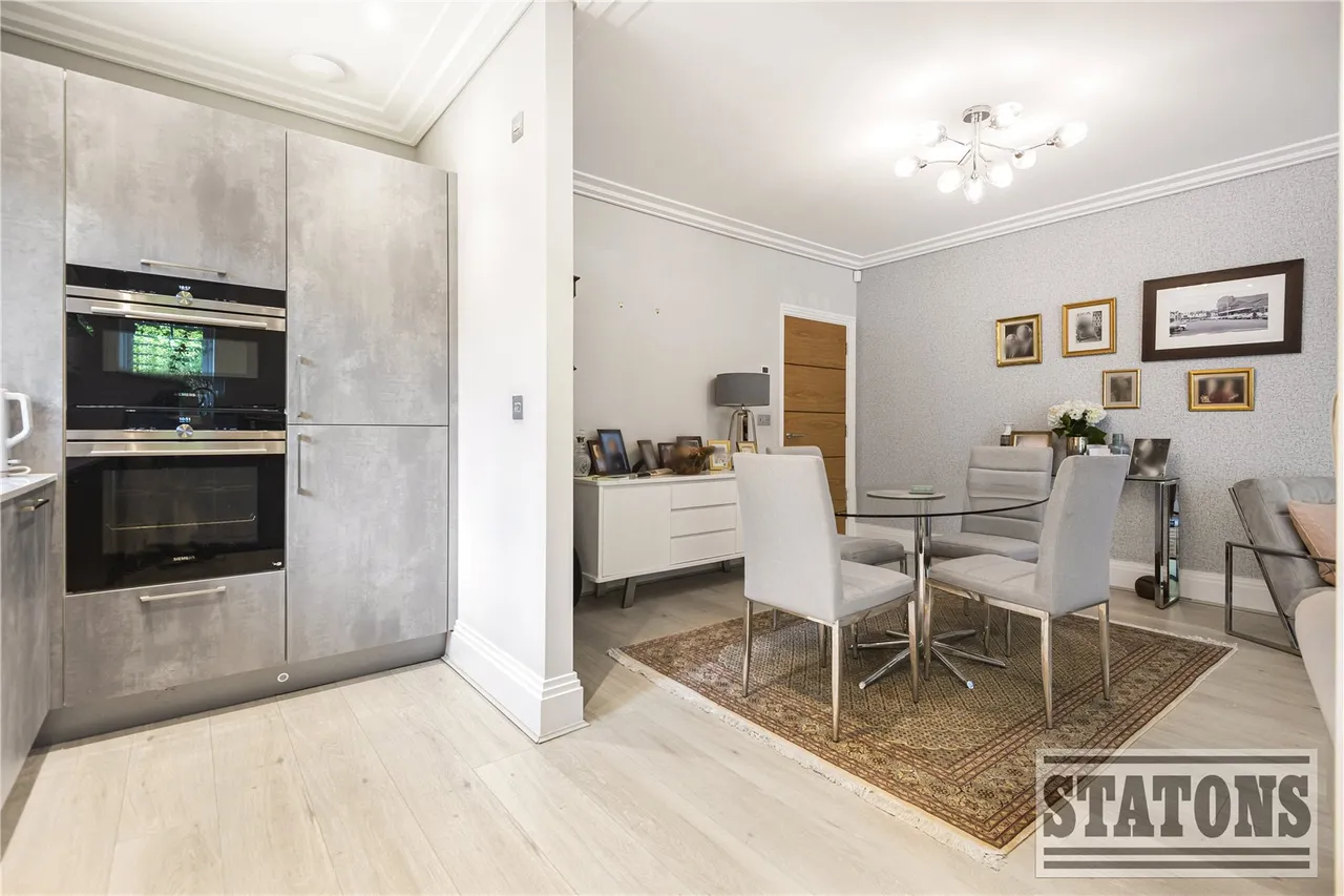 Coombehurst Close, Hadley Wood, EN4 0JU, photo 6