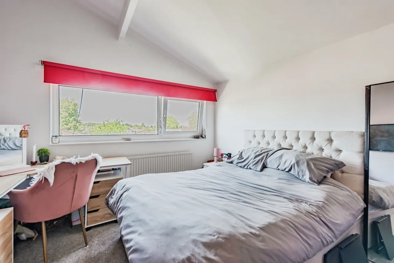 Sharon Close, Crawley, RH10, photo 9