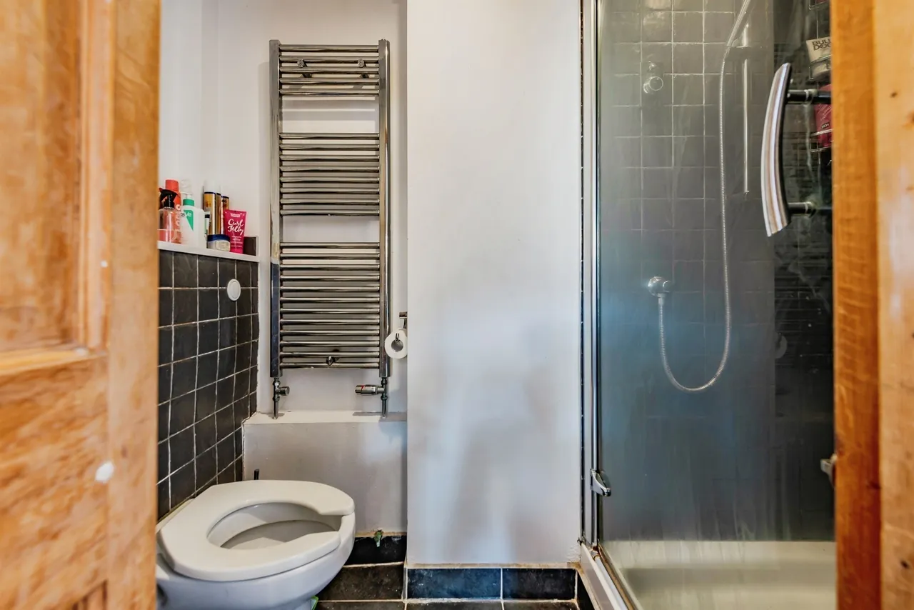 Sharon Close, Crawley, RH10, photo 5