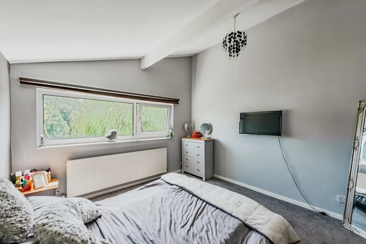 Sharon Close, Crawley, RH10, photo 11