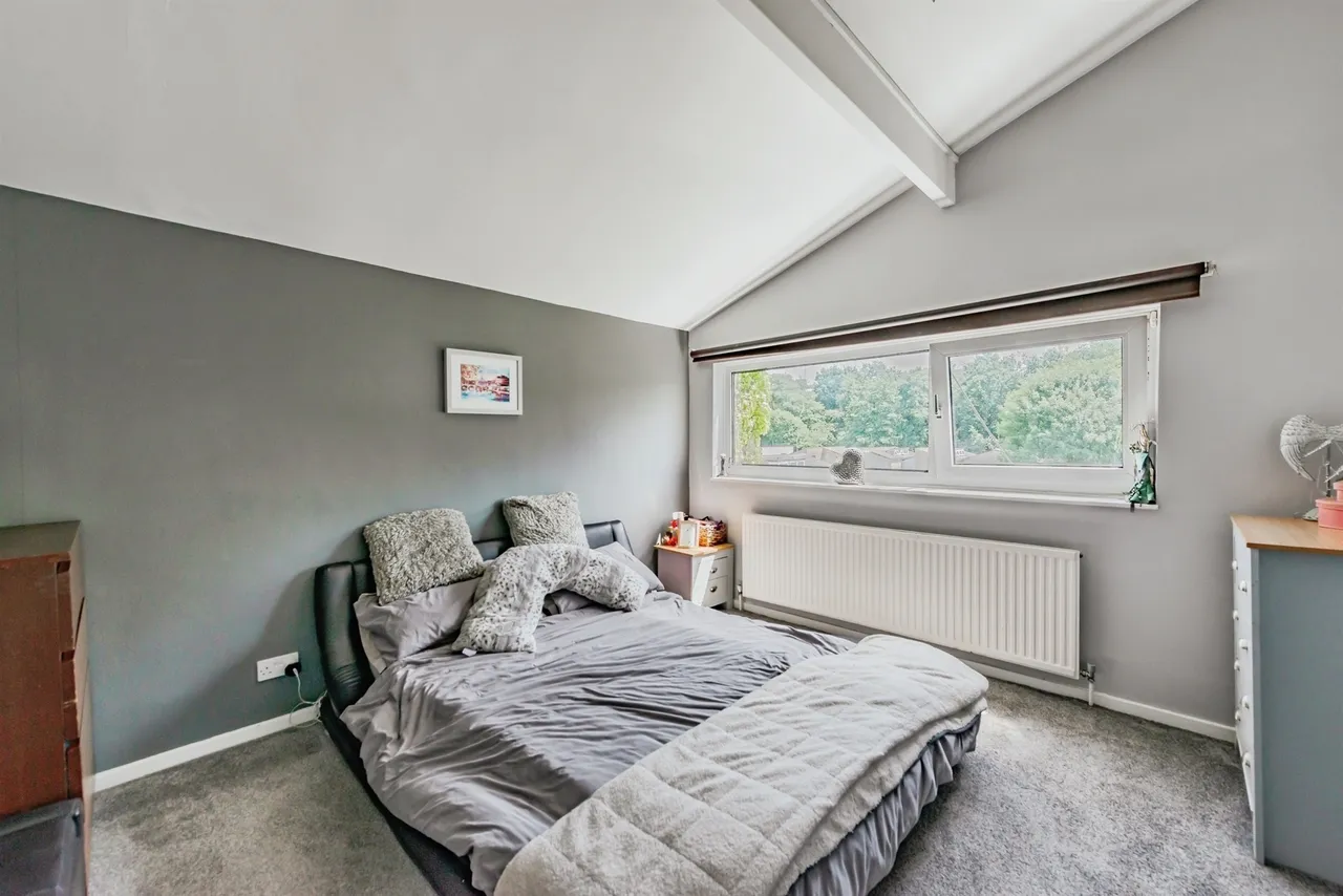 Sharon Close, Crawley, RH10, photo 10