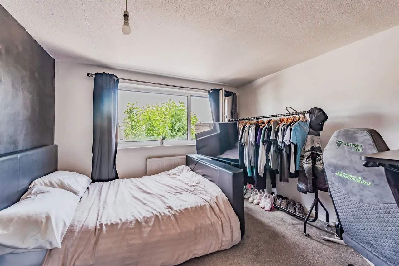 Sharon Close, Crawley, RH10, photo 8