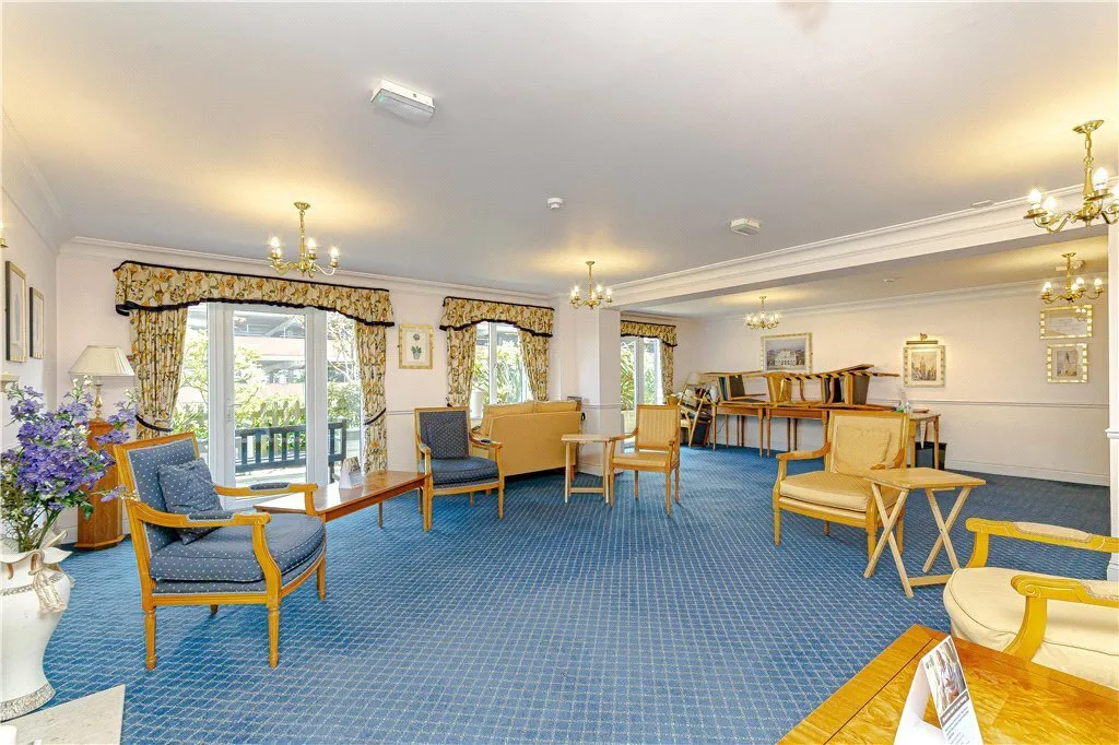 Pegasus Court, Stafford Road, Caterham, Surrey, CR3, photo 11