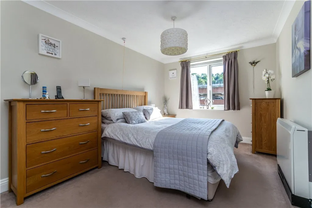 Pegasus Court, Stafford Road, Caterham, Surrey, CR3, photo 14