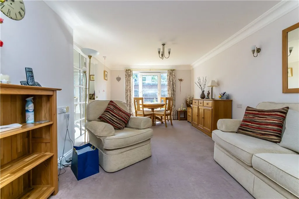 Pegasus Court, Stafford Road, Caterham, Surrey, CR3, photo 15