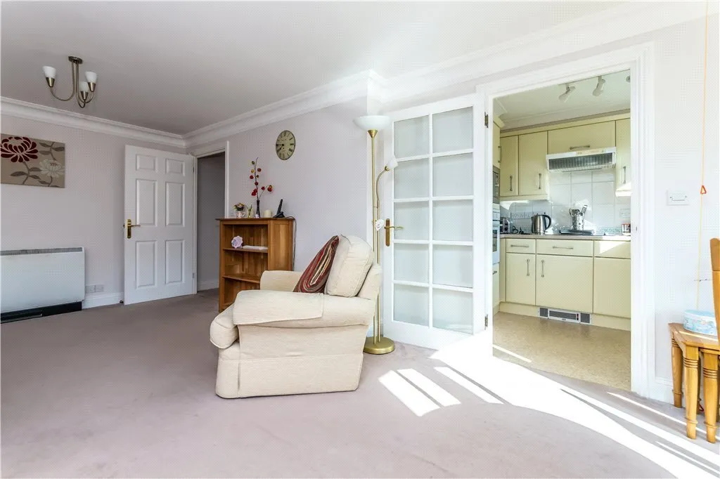 Pegasus Court, Stafford Road, Caterham, Surrey, CR3, photo 10