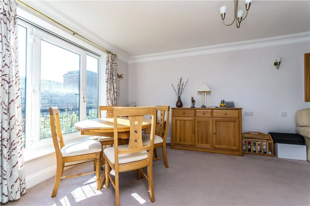 Pegasus Court, Stafford Road, Caterham, Surrey, CR3, photo 6