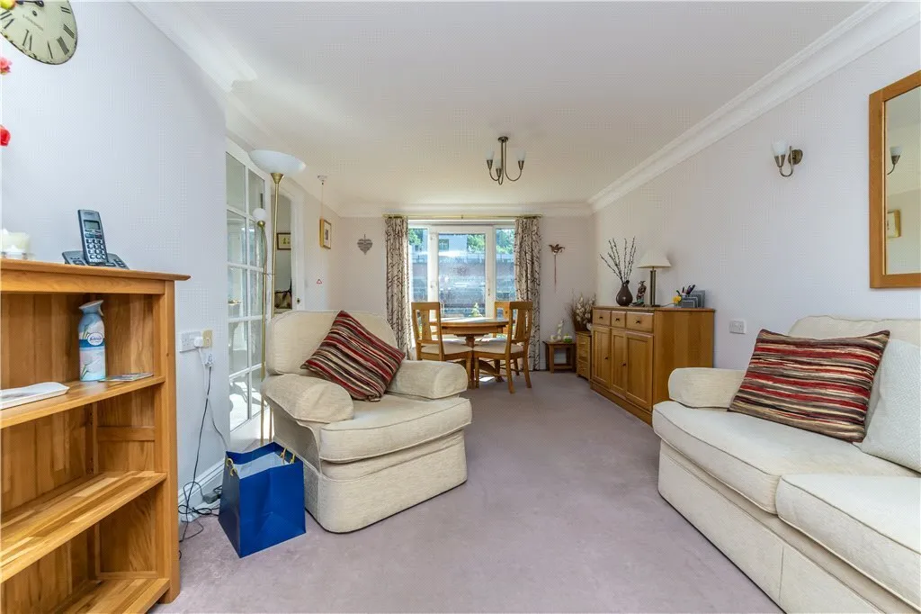 Pegasus Court, Stafford Road, Caterham, Surrey, CR3, photo 12