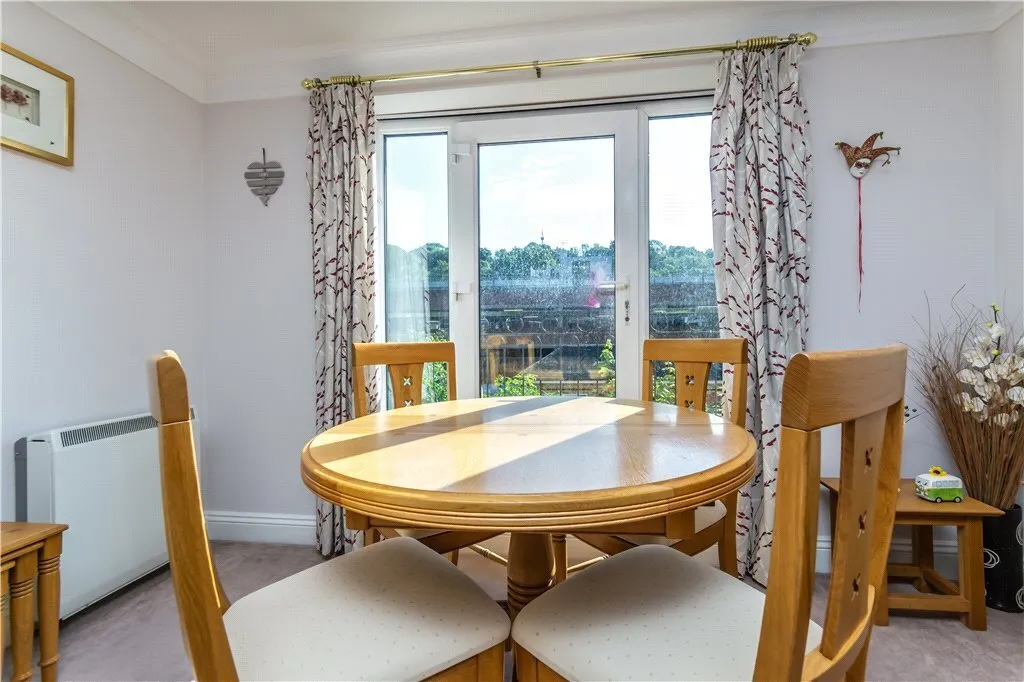 Pegasus Court, Stafford Road, Caterham, Surrey, CR3, photo 9