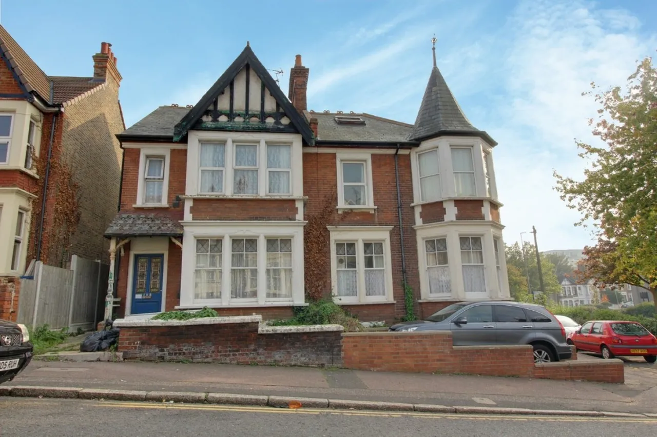 1 bed flat to rent, York Road, Southend-On-Sea, SS1