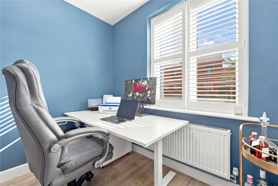 with 4 bedrooms in Saffron Walden, CB10, photo 17