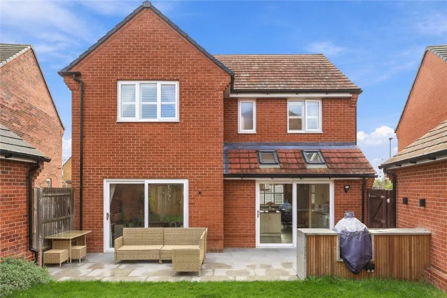with 4 bedrooms in Saffron Walden, CB10, photo 13