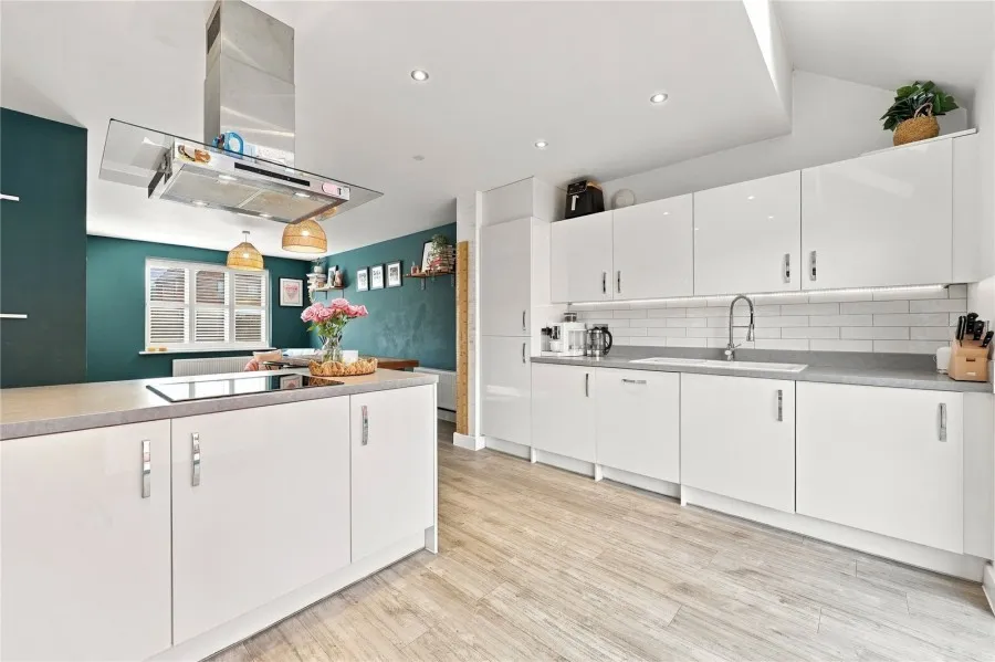 with 4 bedrooms in Saffron Walden, CB10, photo 16