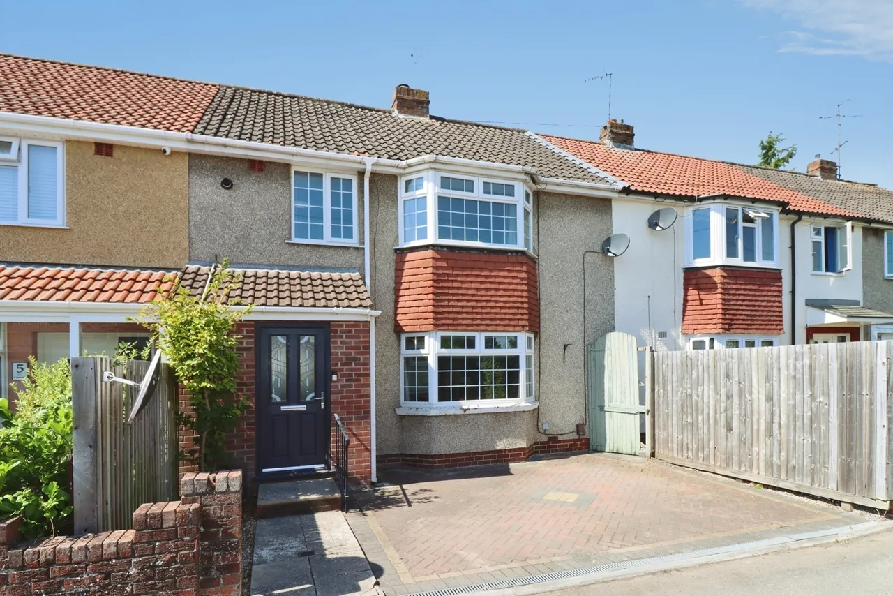 3 bed house for sale — The Crescent, BRISTOL, Avon, BS16