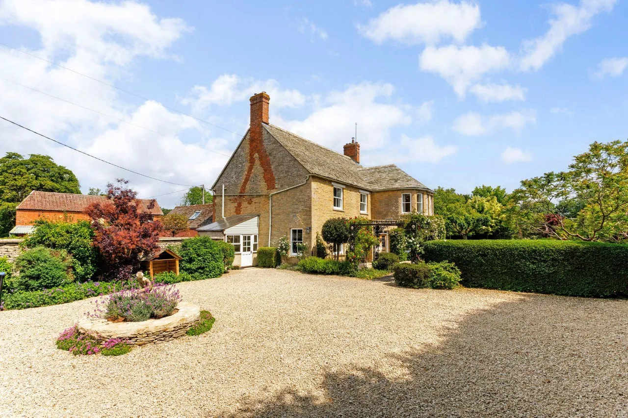 Main Street, Clanfield, OX18, photo 16