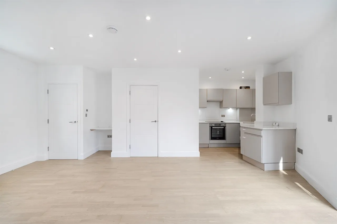 Station Approach, Tadworth, photo 10
