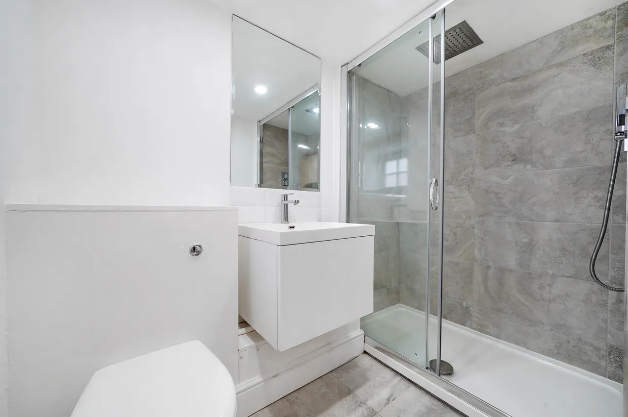 Station Approach, Tadworth, photo 9