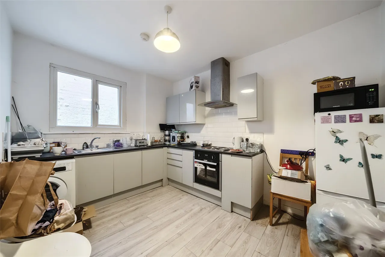 Love Lane, Mitcham, CR4 3AU, photo 4