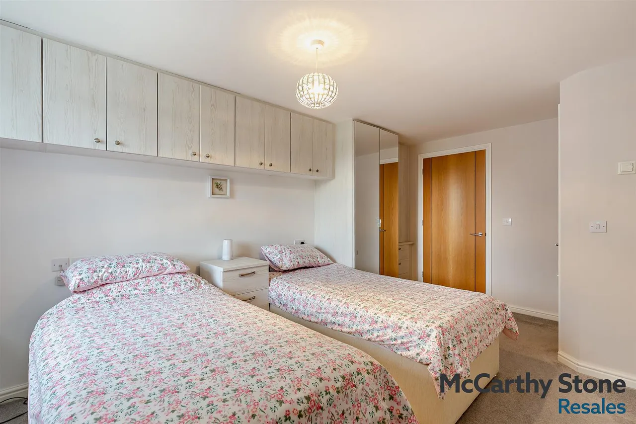 New Road, Basingstoke, RG21, photo 13