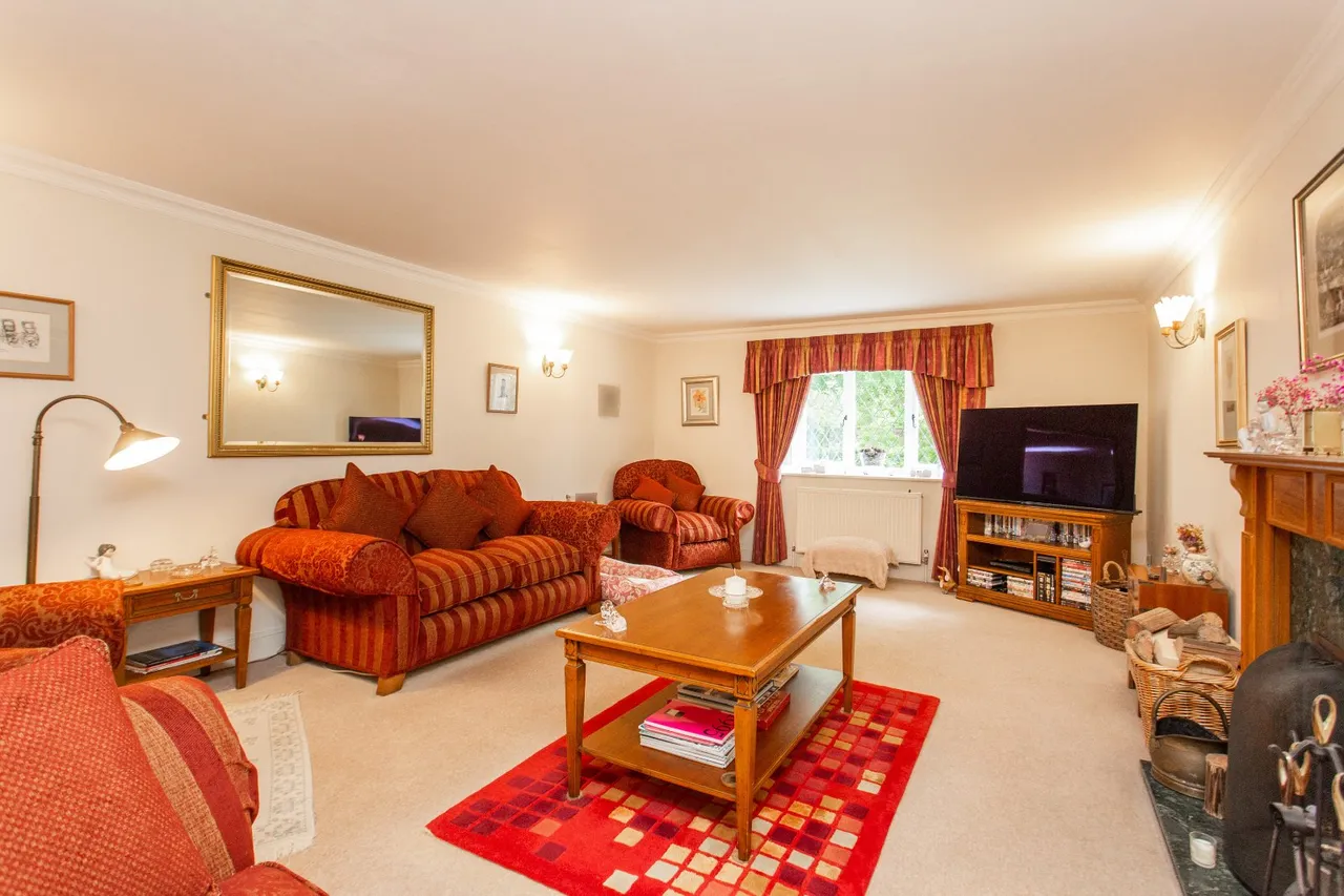 Old Rectory Close, Mersham, TN25, photo 2