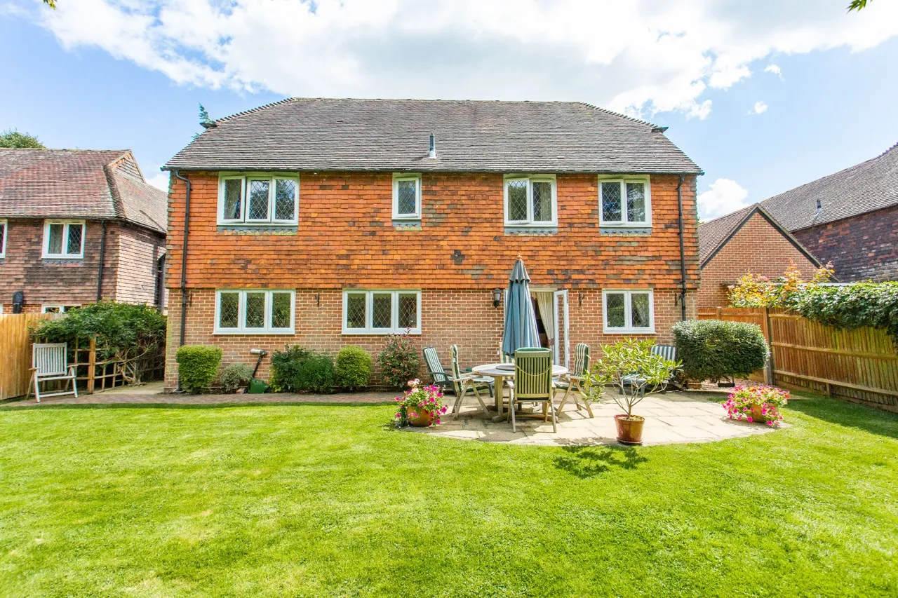 Old Rectory Close, Mersham, TN25, photo 4