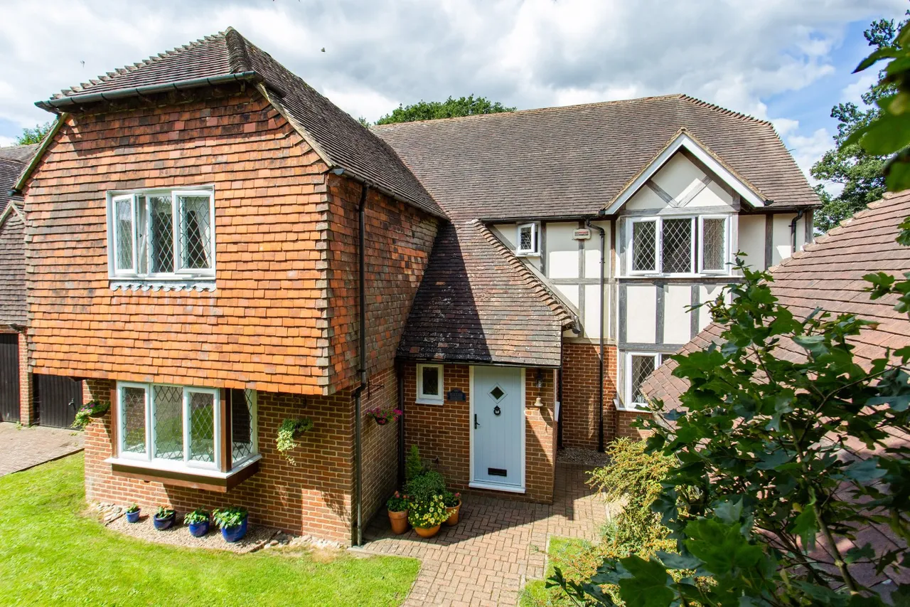 5 bed house for sale, Old Rectory Close, Mersham, TN25