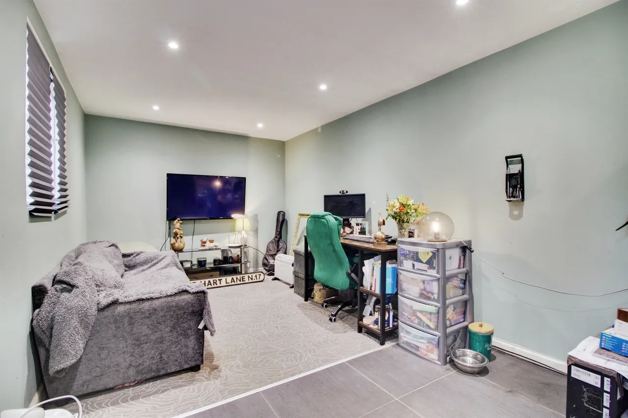 Ram Gorse, HARLOW, photo 8