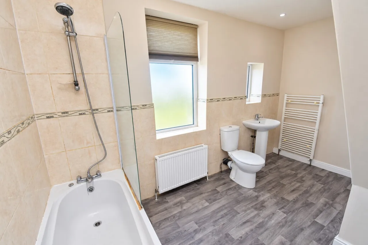 Eccleshill, Bradford, BD2, photo 10