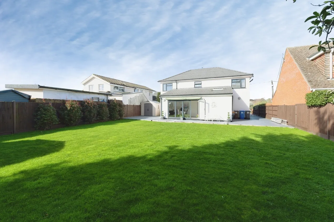 Fobbing Road, STANFORD-LE-HOPE, Essex, SS17, photo 18