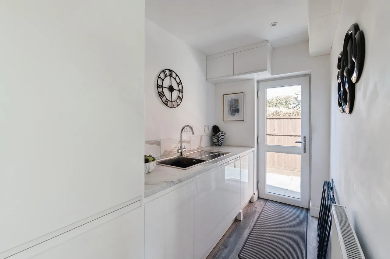 Fobbing Road, STANFORD-LE-HOPE, Essex, SS17, photo 7