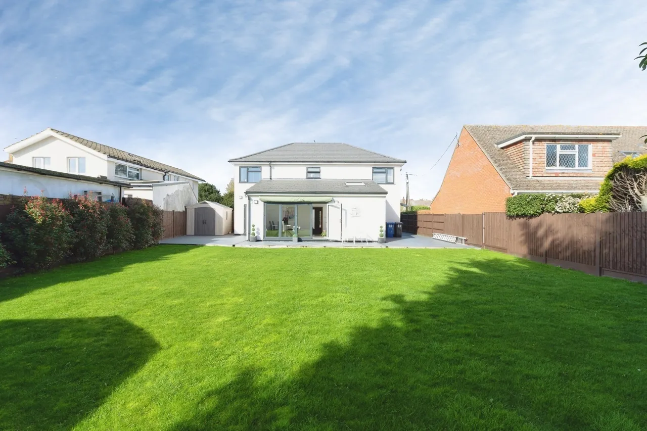 Fobbing Road, STANFORD-LE-HOPE, Essex, SS17, photo 6