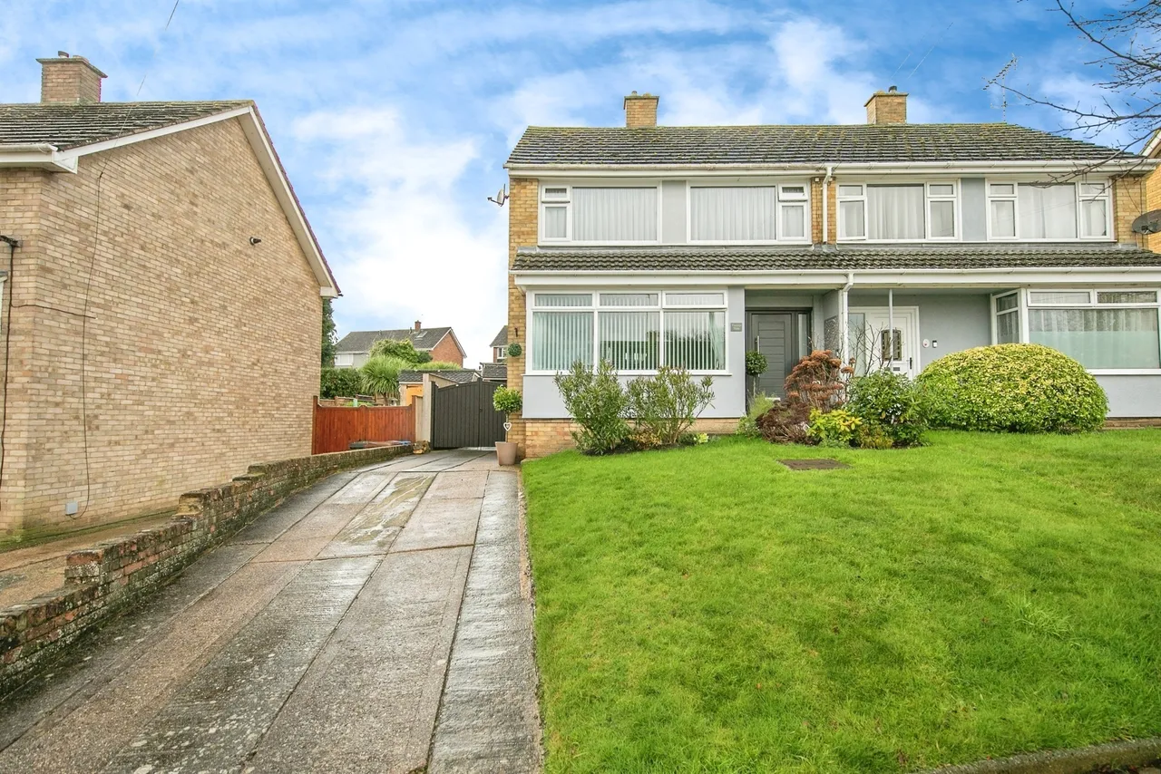 3 bed house for sale — Radcliffe Drive, Ipswich