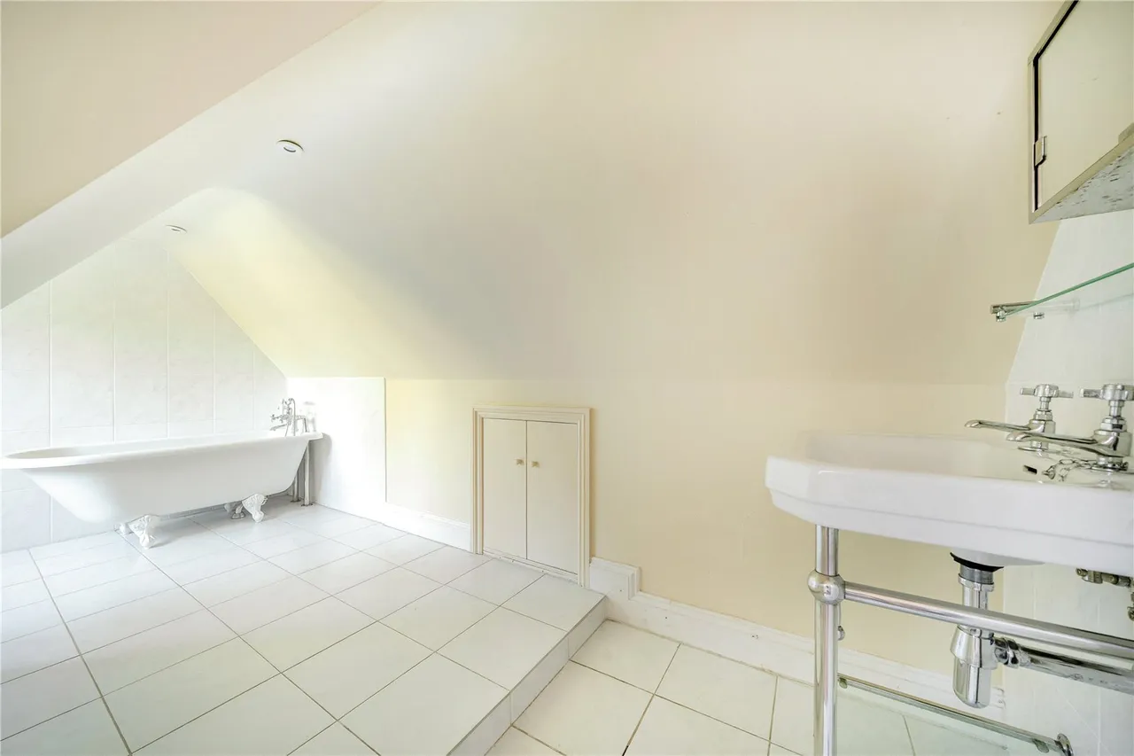 Chesham Road, HP6, photo 21