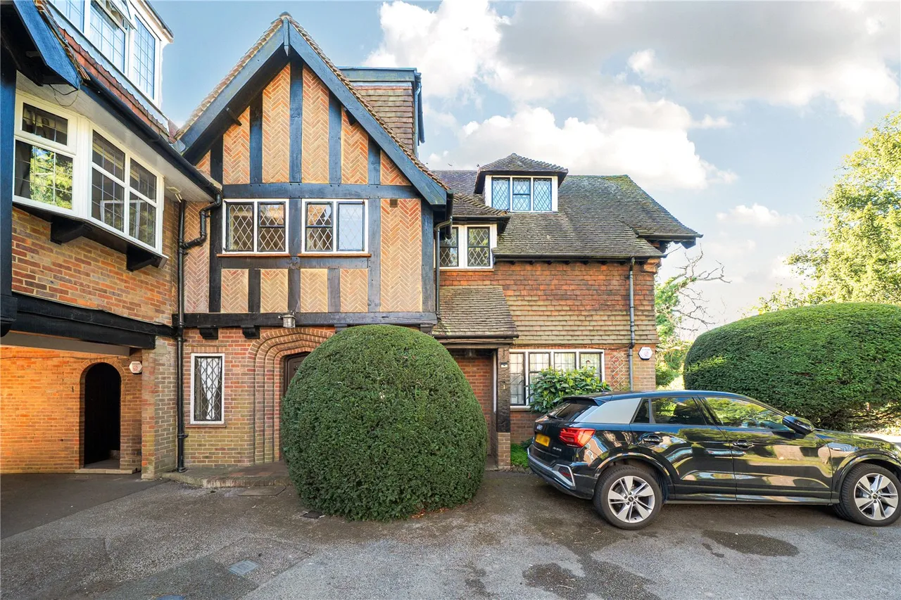 Chesham Road, HP6, photo 9
