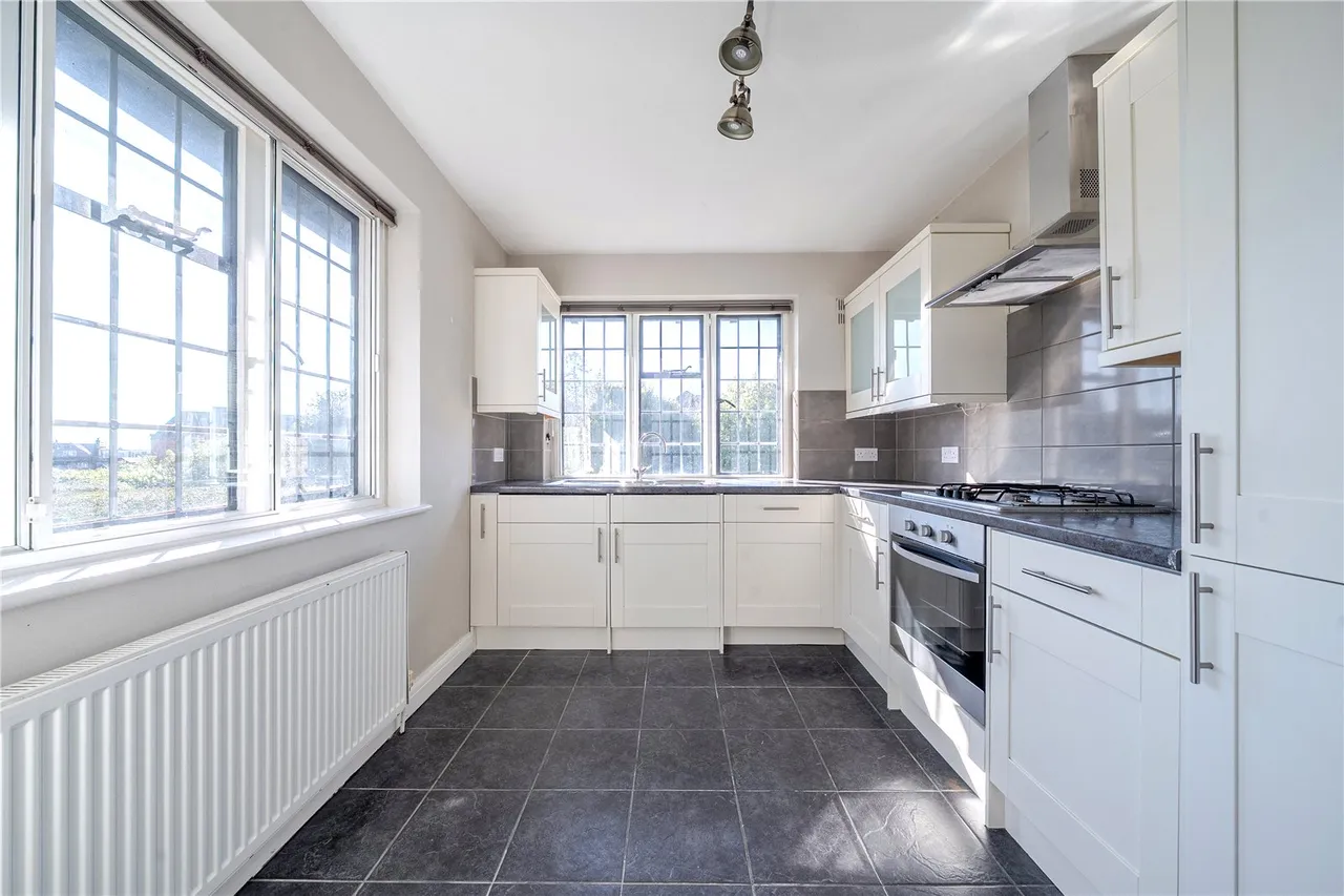 Chesham Road, HP6, photo 5