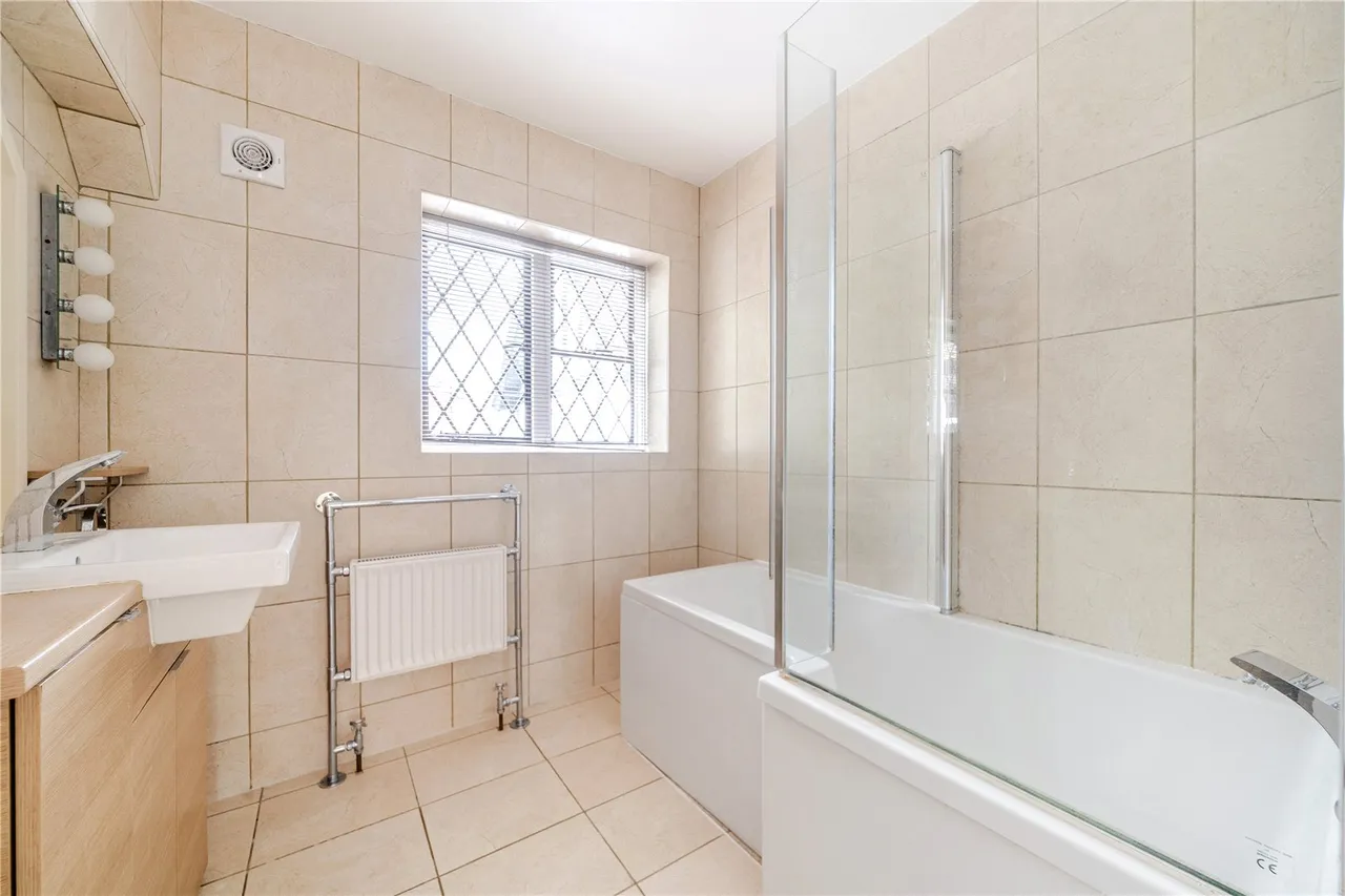 Chesham Road, HP6, photo 8
