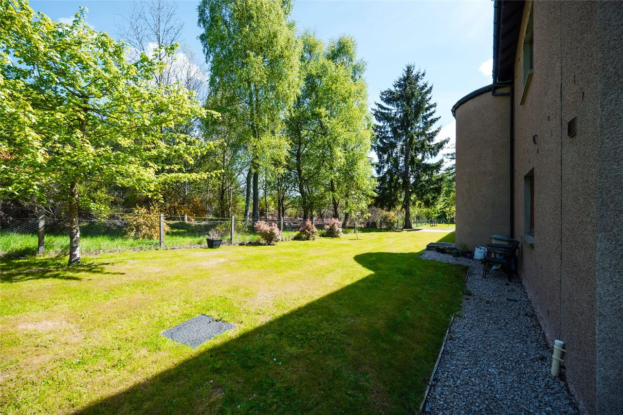 East Park, Inchmarlo, AB31, photo 16
