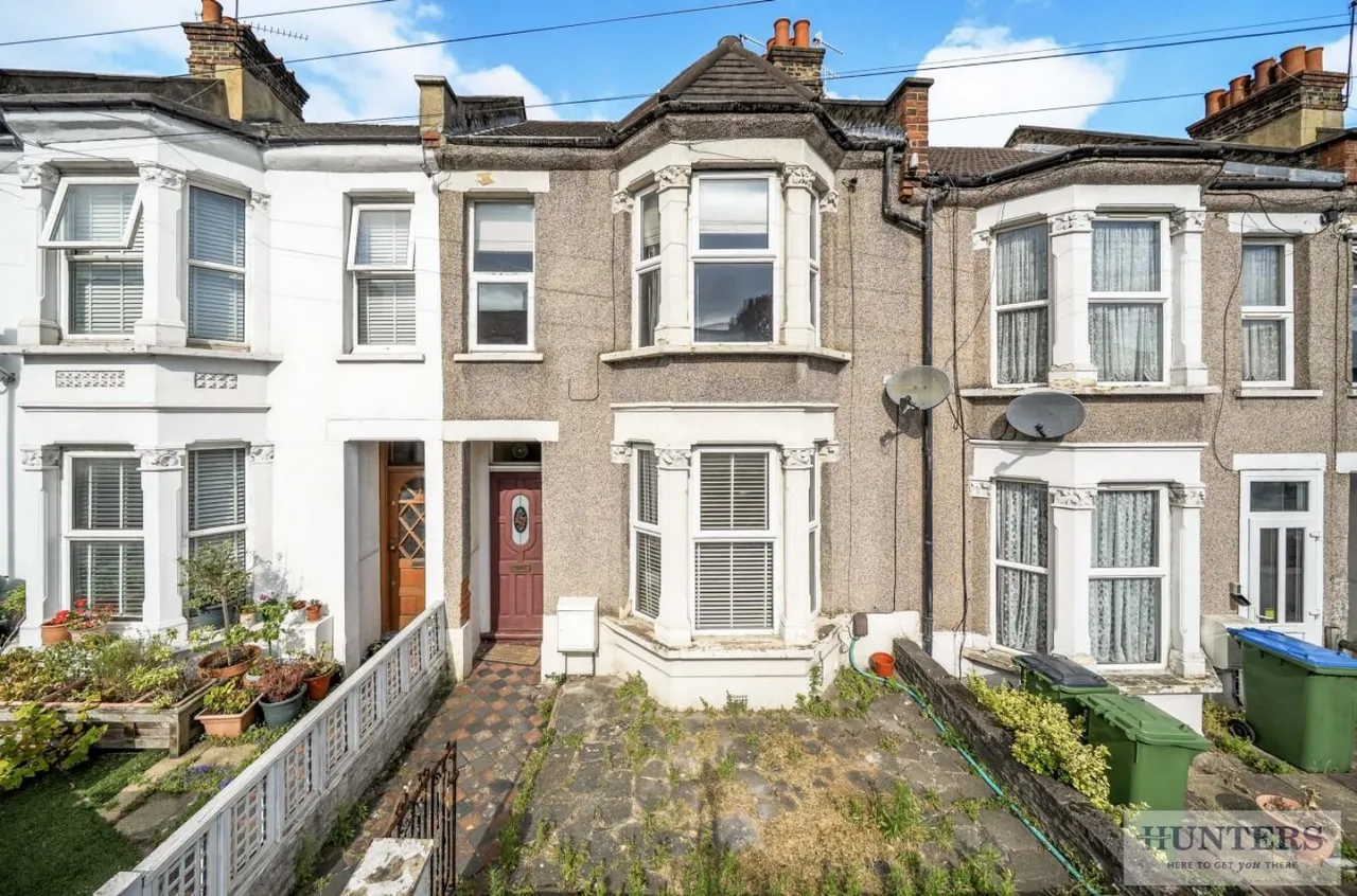 3 bed house for sale — Bostall Lane, Abbey Wood