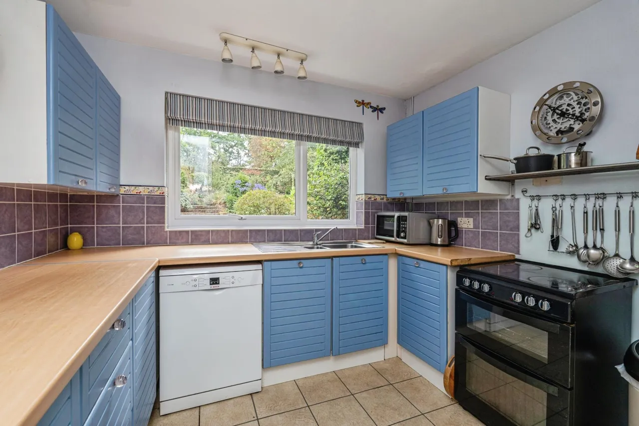 Guildford Road, Farnham, GU10, photo 11