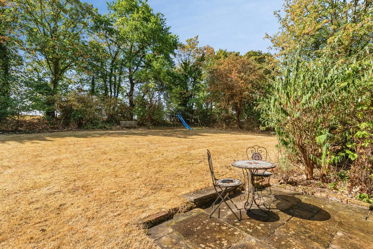 Guildford Road, Farnham, GU10, photo 27