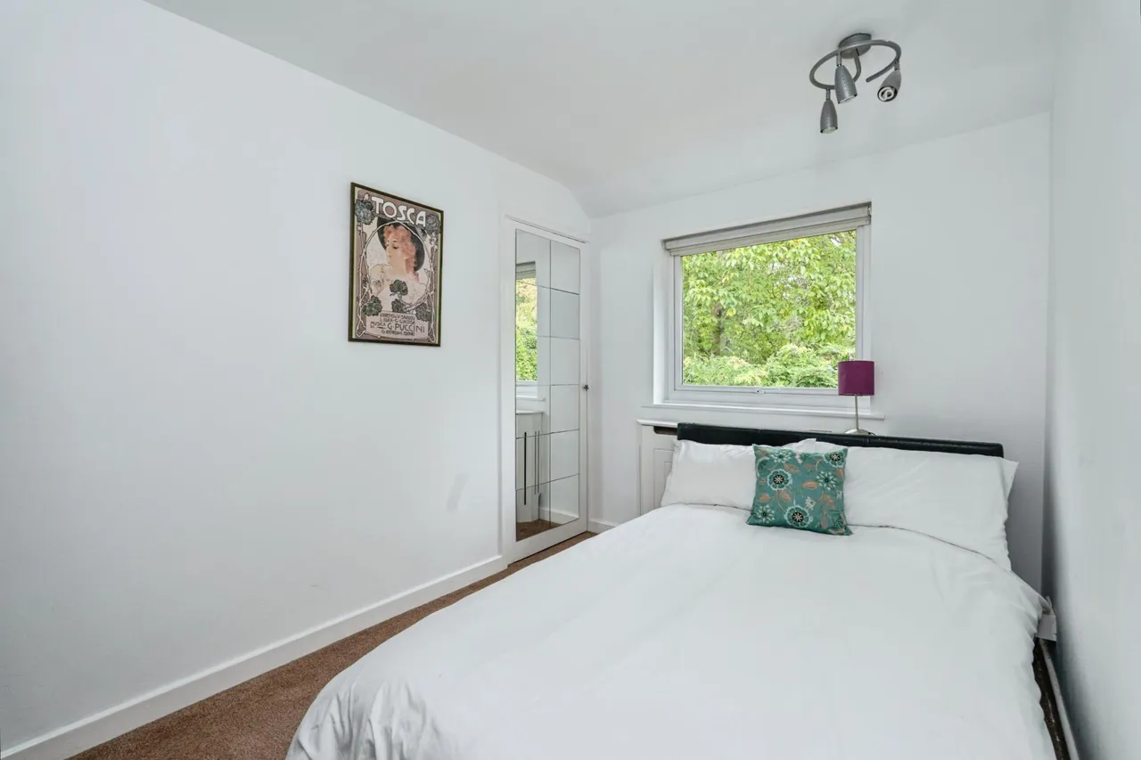 Guildford Road, Farnham, GU10, photo 16