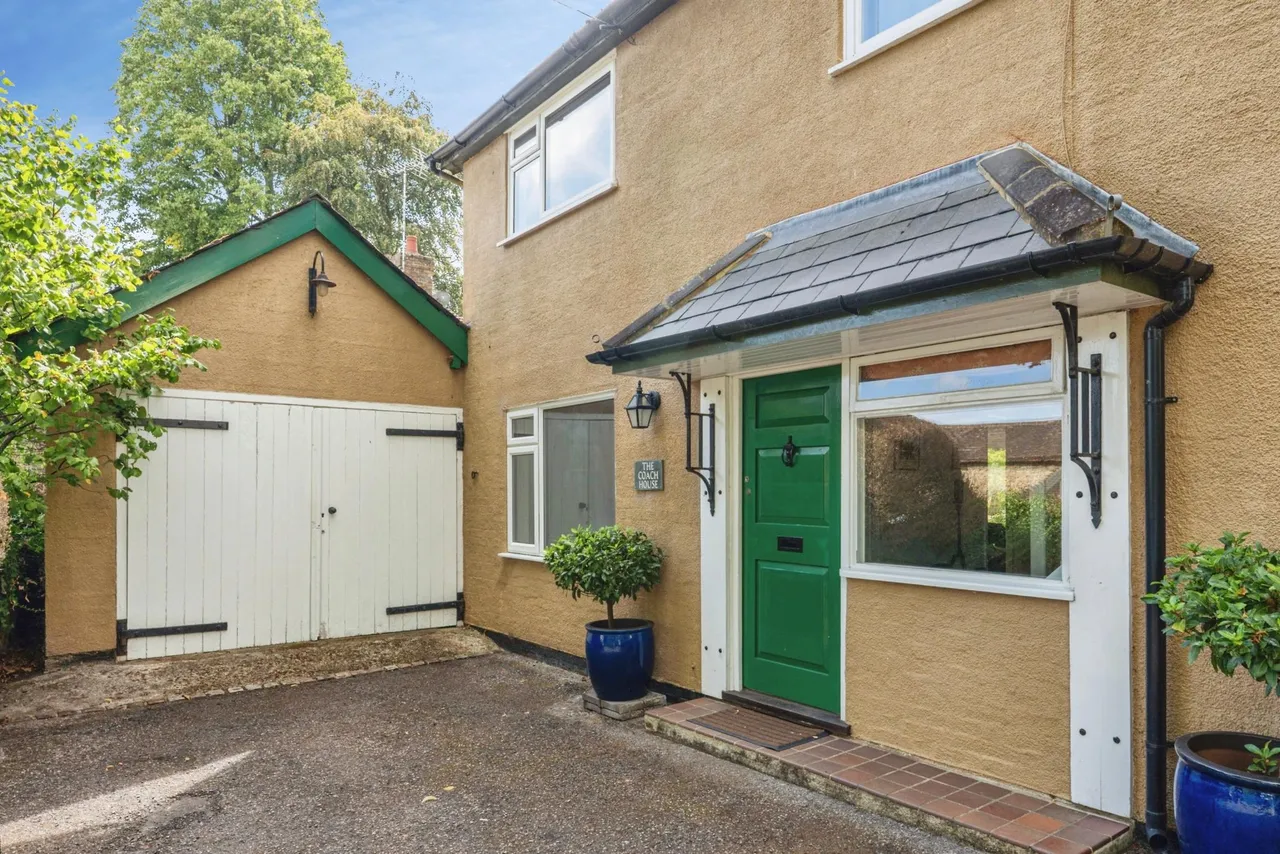 Guildford Road, Farnham, GU10, photo 3