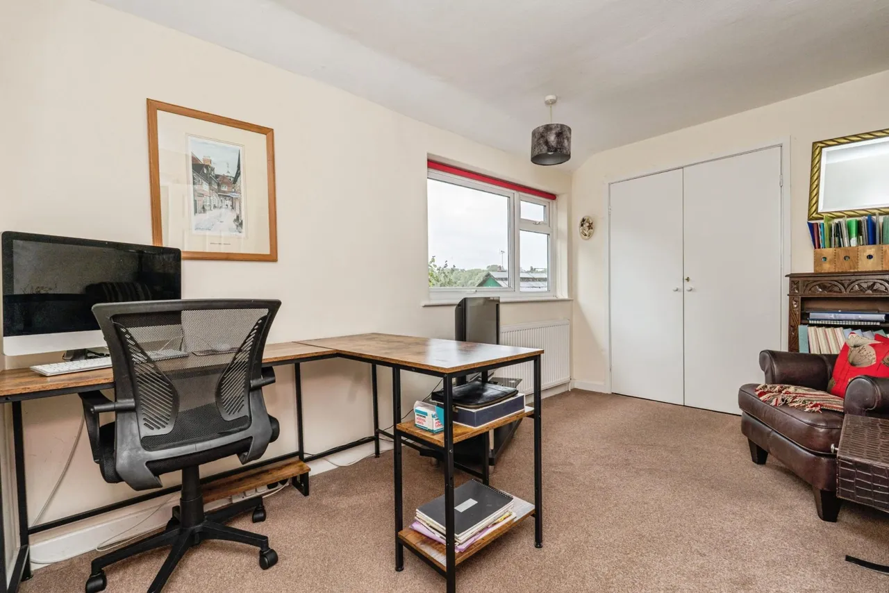 Guildford Road, Farnham, GU10, photo 17