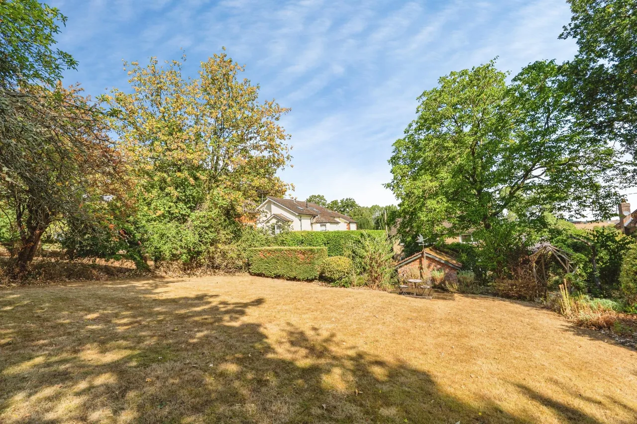 Guildford Road, Farnham, GU10, photo 30