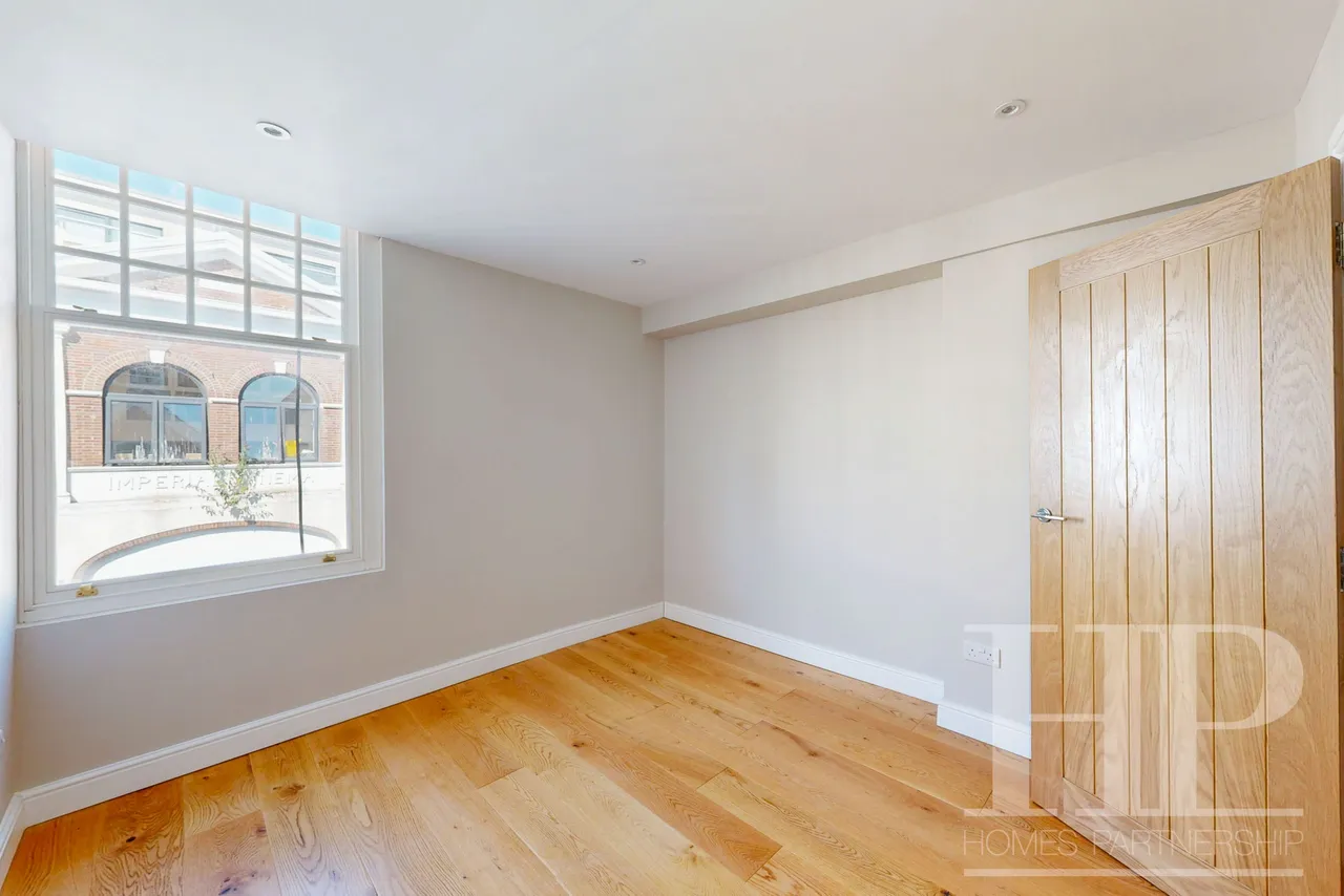 East Park, Crawley, RH10, photo 6