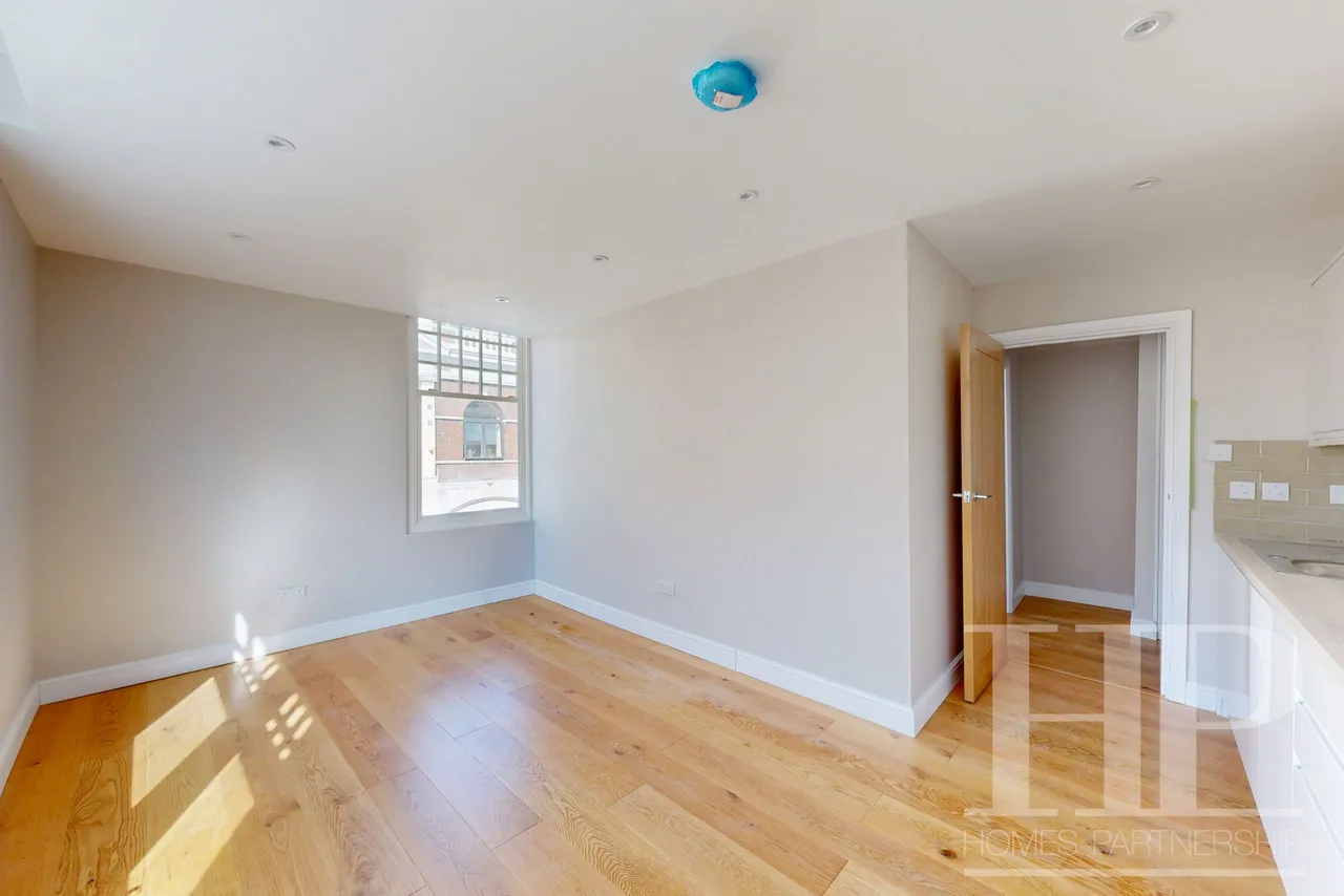East Park, Crawley, RH10, photo 5