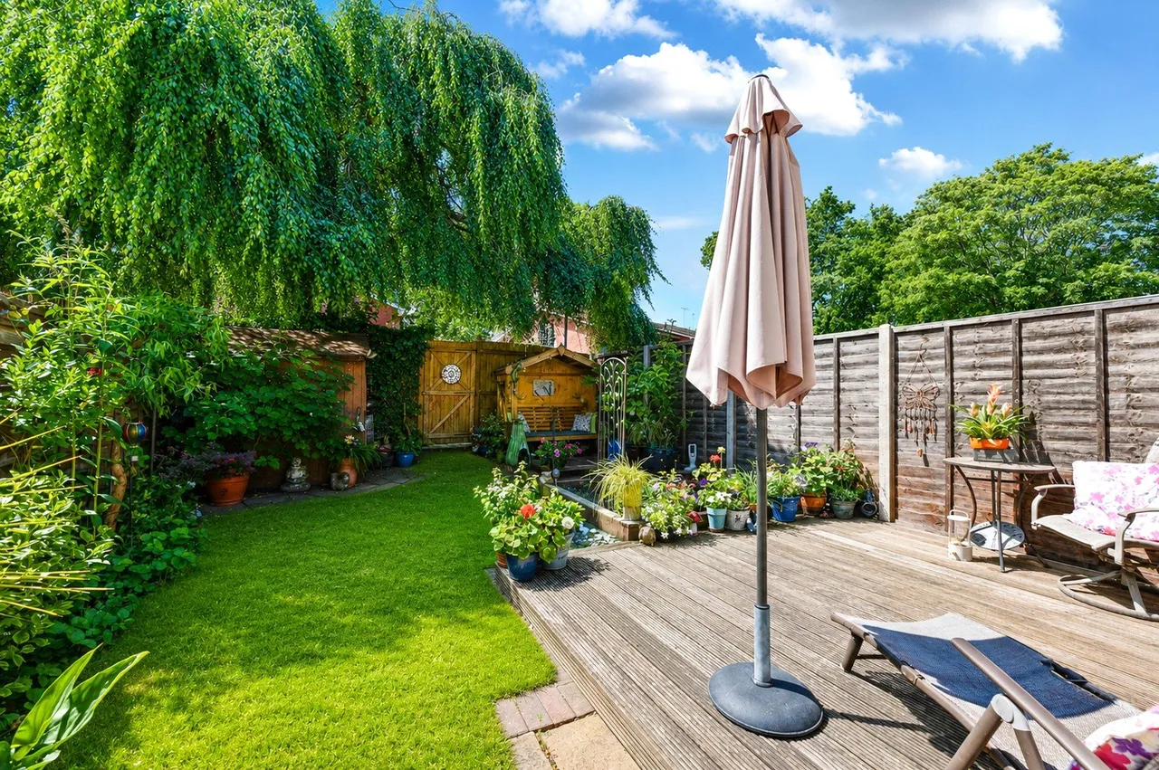 Dart Road, Farnborough, GU14 9PA, photo 4